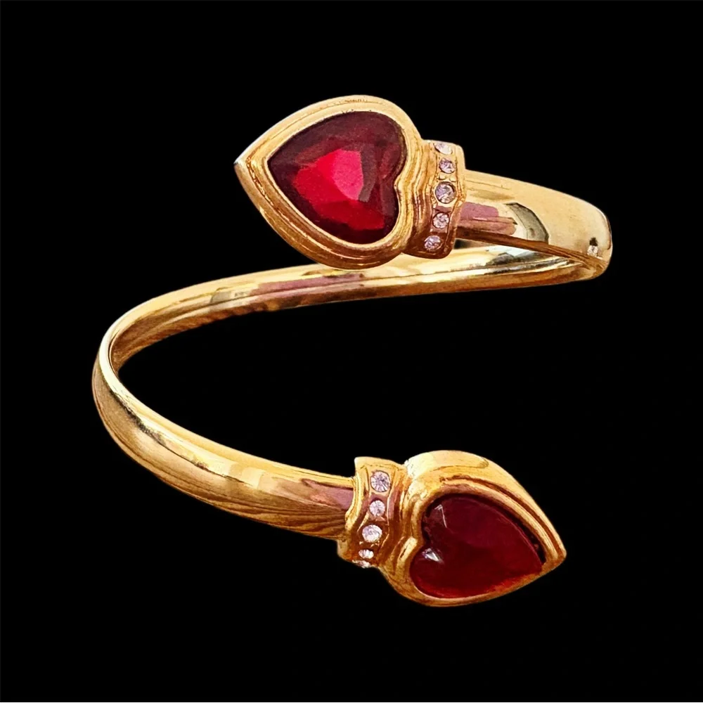 Vintage Gold Tone Heart Wrap Cuff Bracelet Red Acrylic Stones Open Bangle - Picture 3 of 5